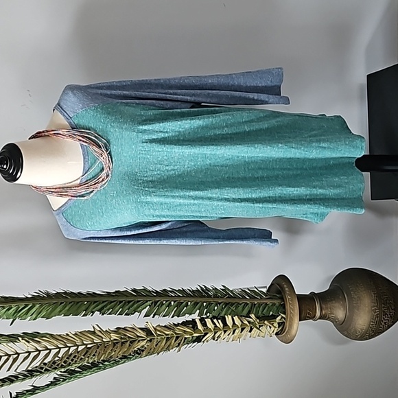 LuLaRoe Randy Heather Green Body with Heather Blue Sleeves Baseball Tee - Picture 1 of 14